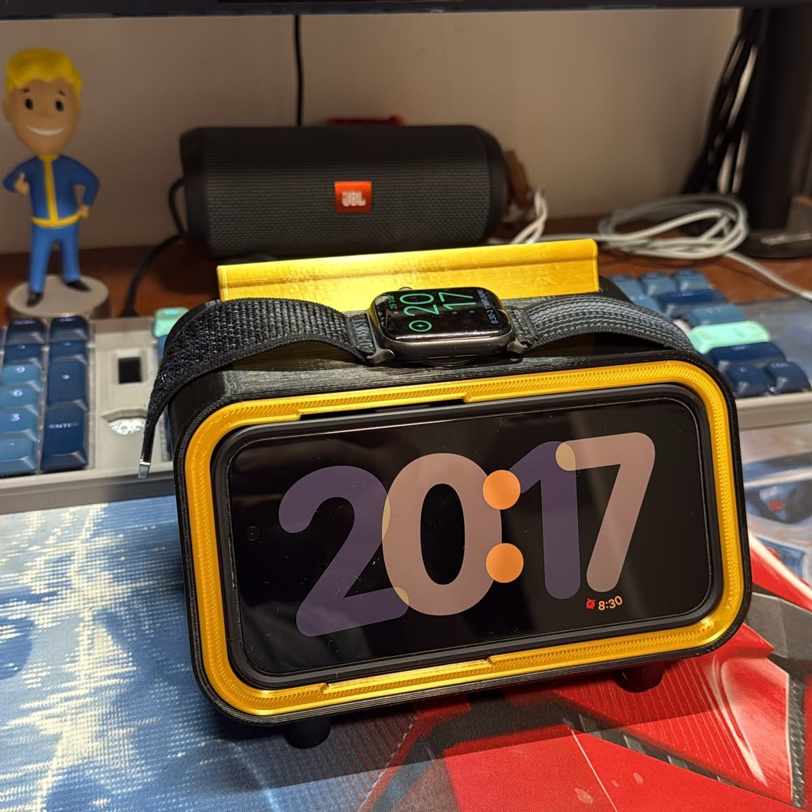 Retro Charging Dock for iPhone 16 Pro and Apple Watch